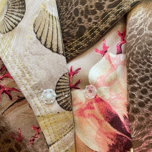 Sleek Women’s Pink Coral/Seashell/Flower jacket - Picture 6 of 8